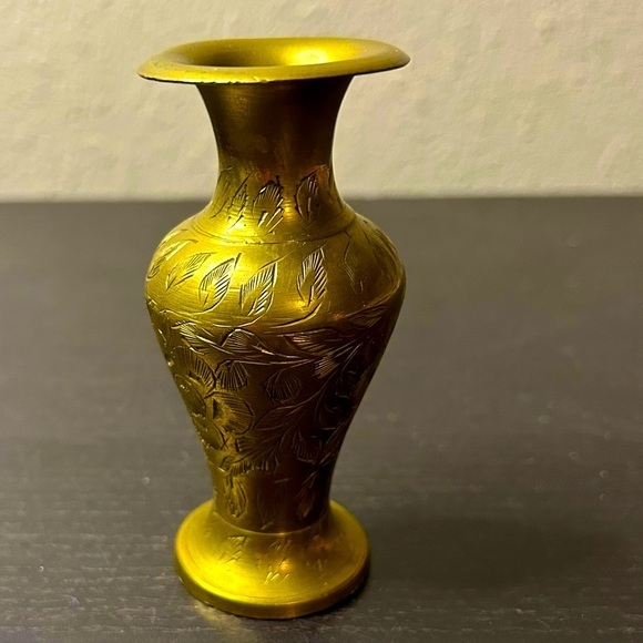Vintage Small Flower‎ Vase. - Picture 1 of 7